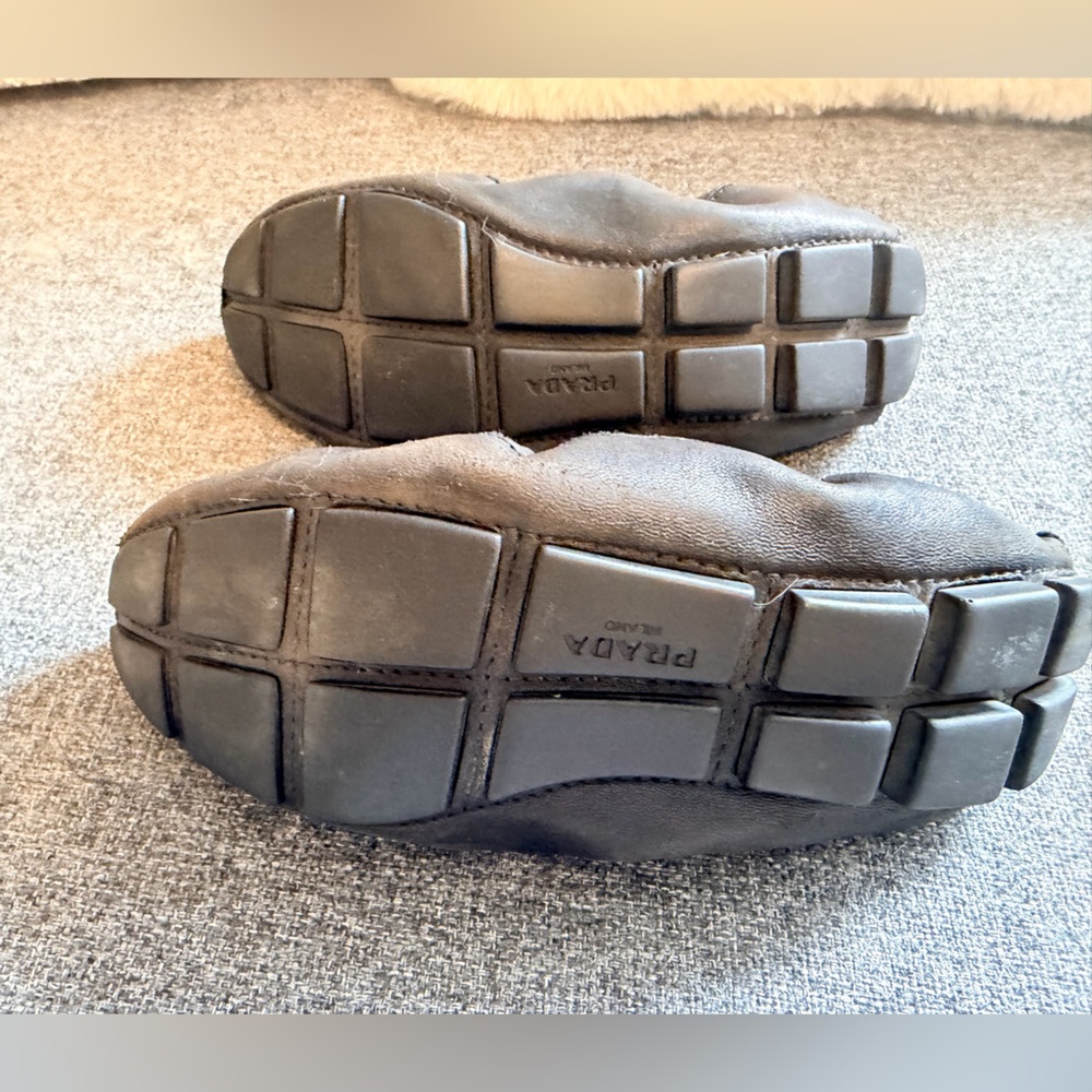 Authentic Prada Black Leather Women’s Drivers - Picture 5 of 8